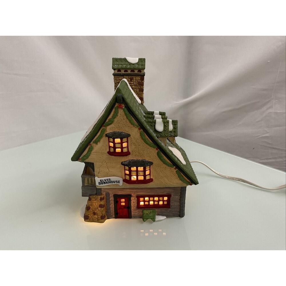 Dept 56 Elf Bunkhouse 5601-4 North Pole Series Heritage Village 1990 W/Box